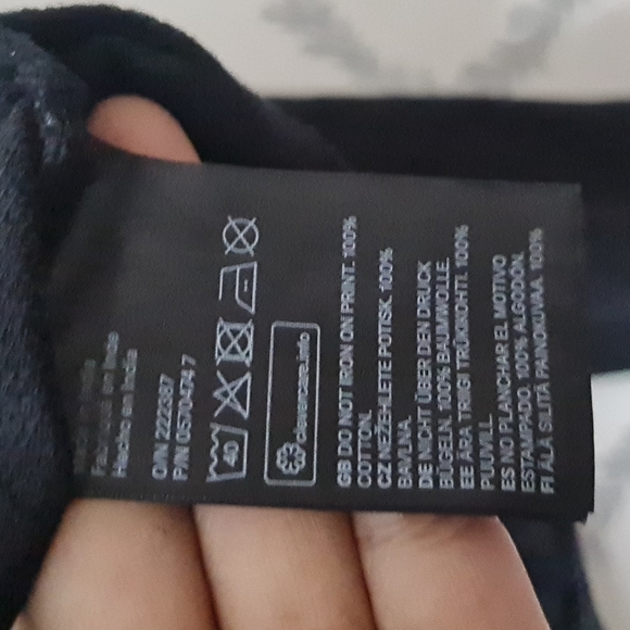 Sweatshirt. - Picture 8 of 8